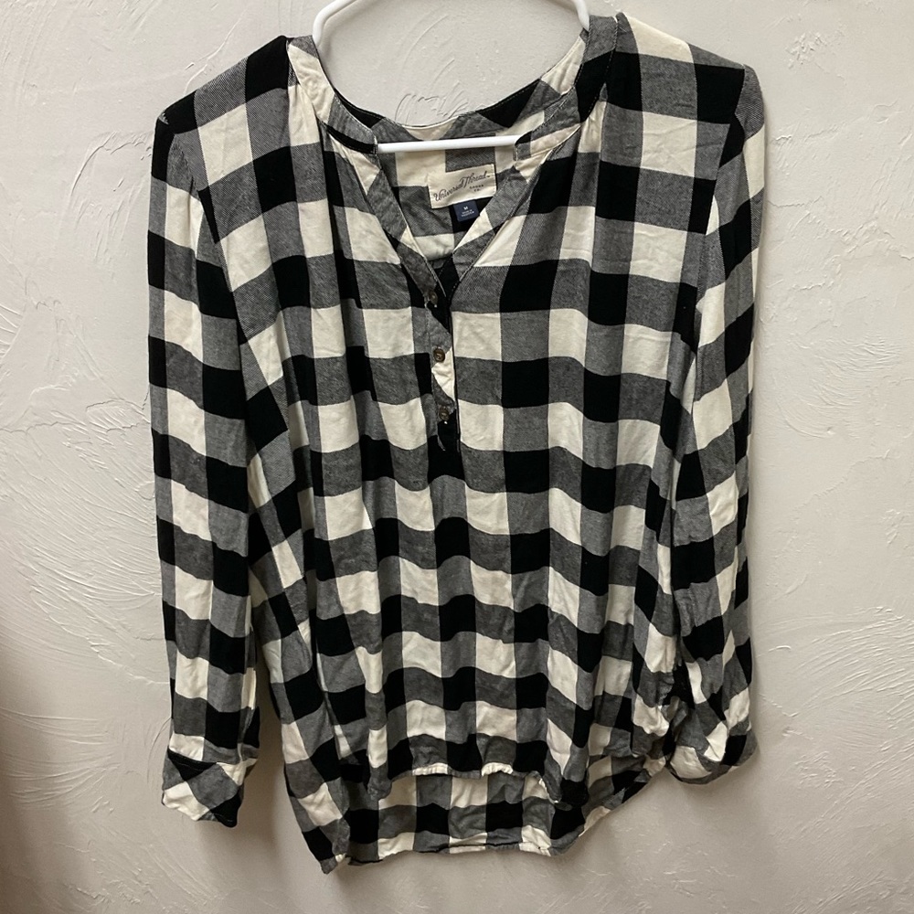 Universal Thread Black & Cream Checkered Flannel
